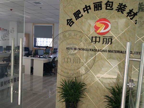 �������b����